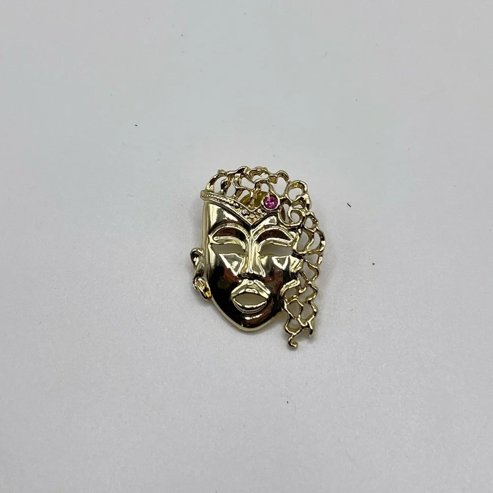 Vintage Thai Mask Brooch Gold Tone Pink Crystal Pin